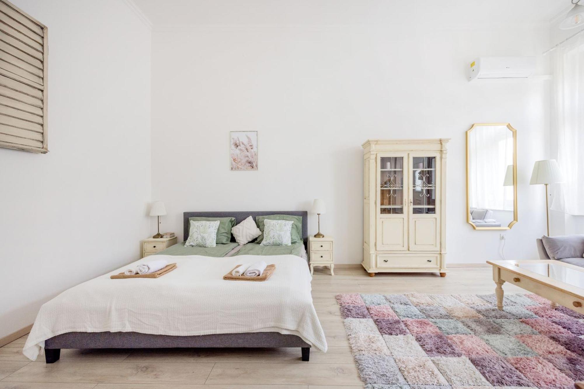 A Touch Of Provence And Pastels In The Centre Apartment Budapesta Exterior foto